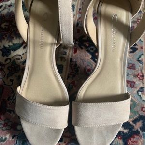 Super cute heels good for any occasion